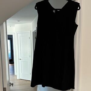 Elegant Black Sleeveless Dress